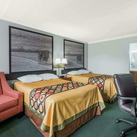 Sprucewood Inn Елирия Екстериор снимка