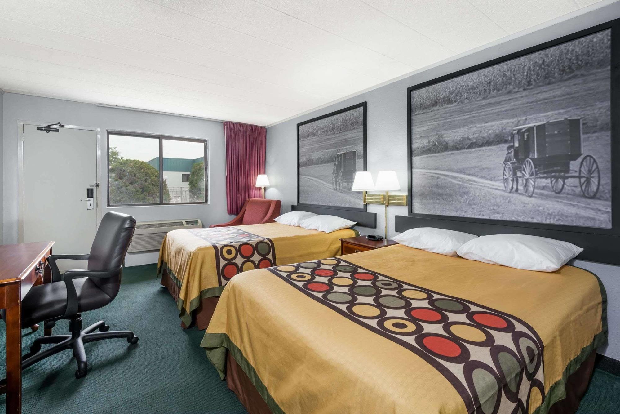 Sprucewood Inn Елирия Екстериор снимка